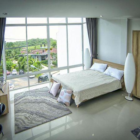 The Chu Cafe / Guesthouse Nai Harn Buitenkant foto