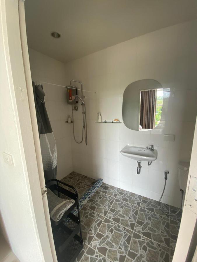 The Chu Cafe / Guesthouse Nai Harn Buitenkant foto