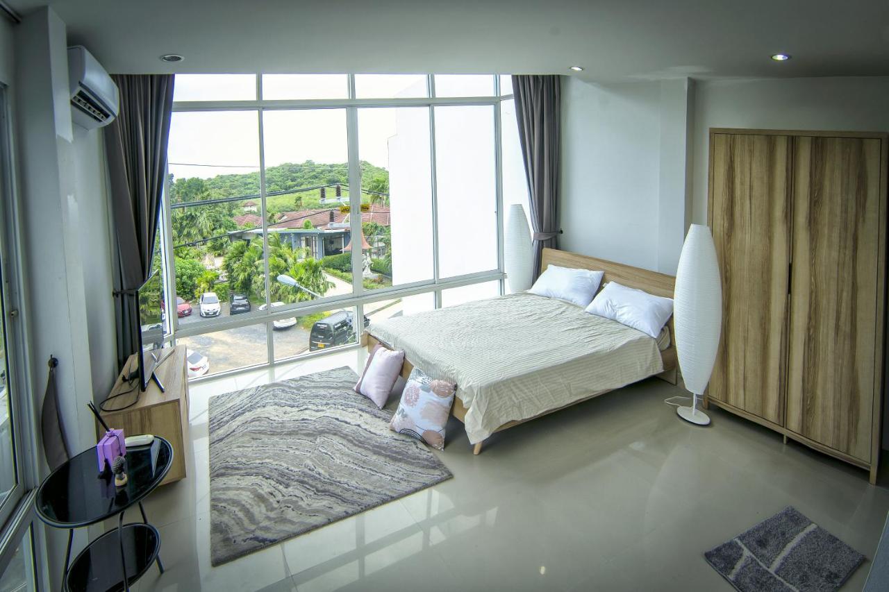 The Chu Cafe / Guesthouse Nai Harn Buitenkant foto