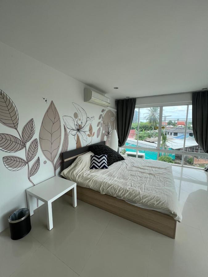 The Chu Cafe / Guesthouse Nai Harn Buitenkant foto