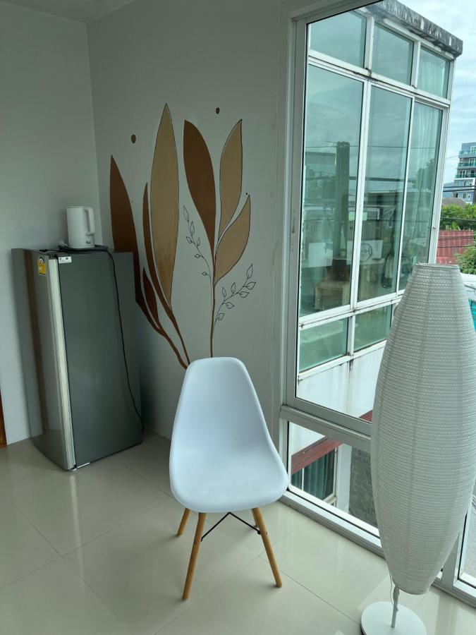 The Chu Cafe / Guesthouse Nai Harn Buitenkant foto