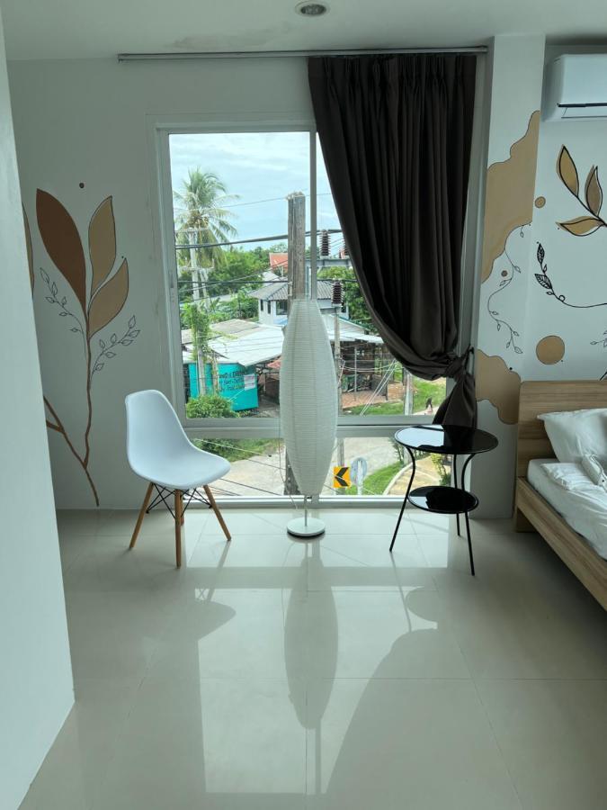 The Chu Cafe / Guesthouse Nai Harn Buitenkant foto