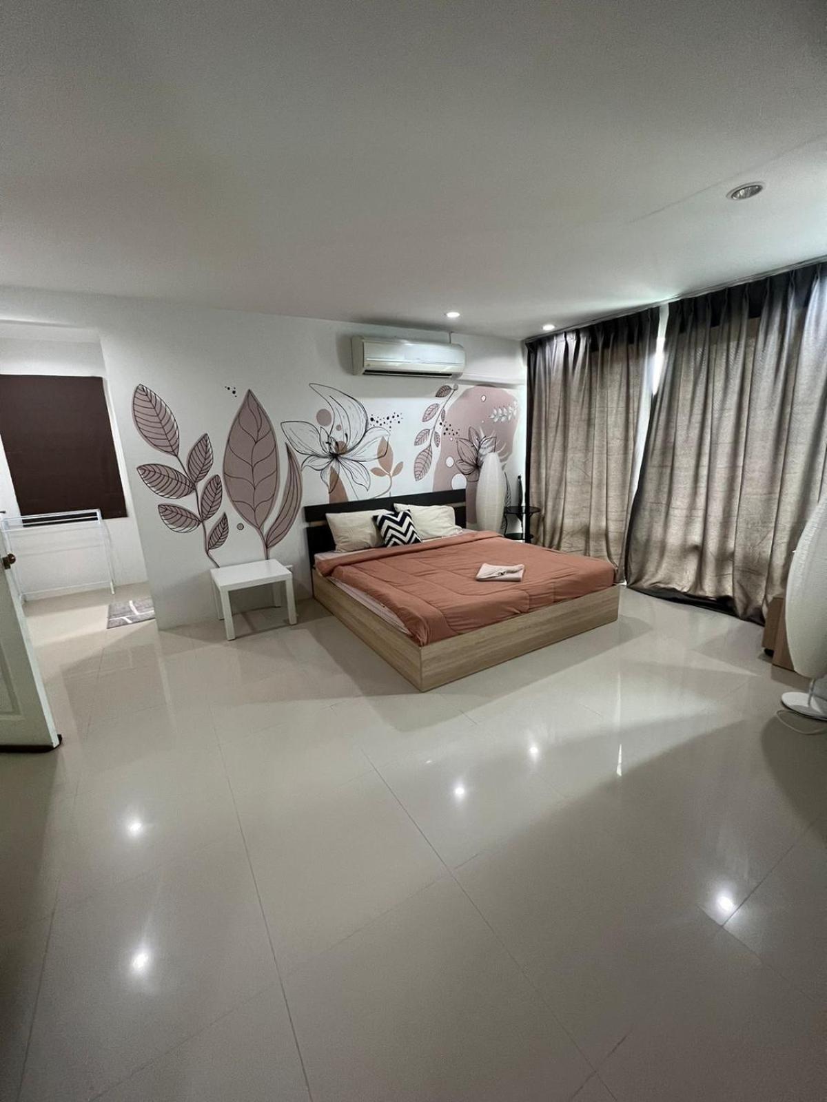 The Chu Cafe / Guesthouse Nai Harn Buitenkant foto