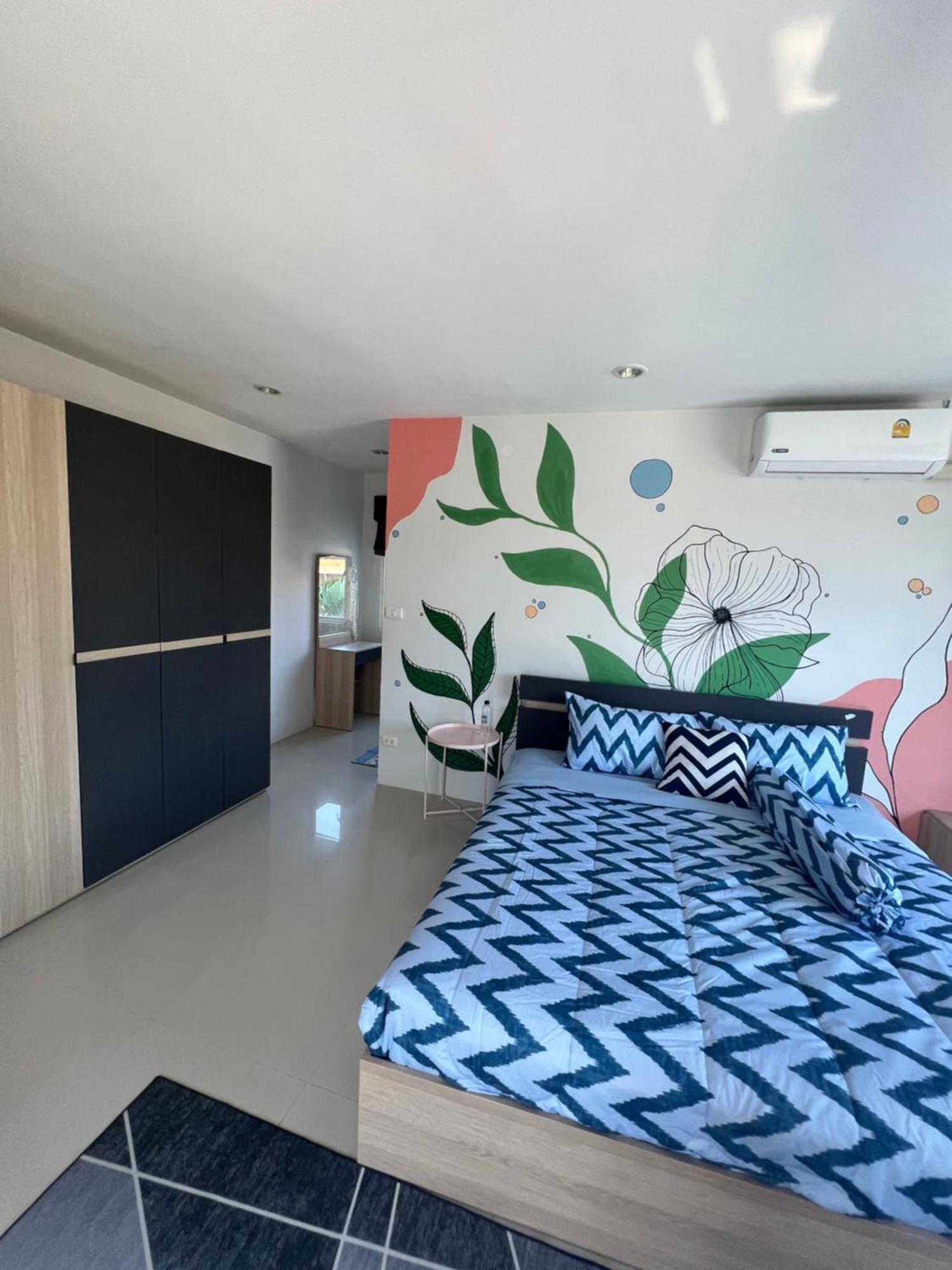 The Chu Cafe / Guesthouse Nai Harn Buitenkant foto